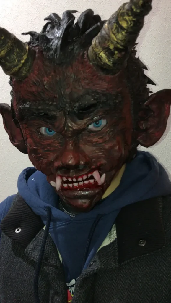 良い子の仮面の真の顔